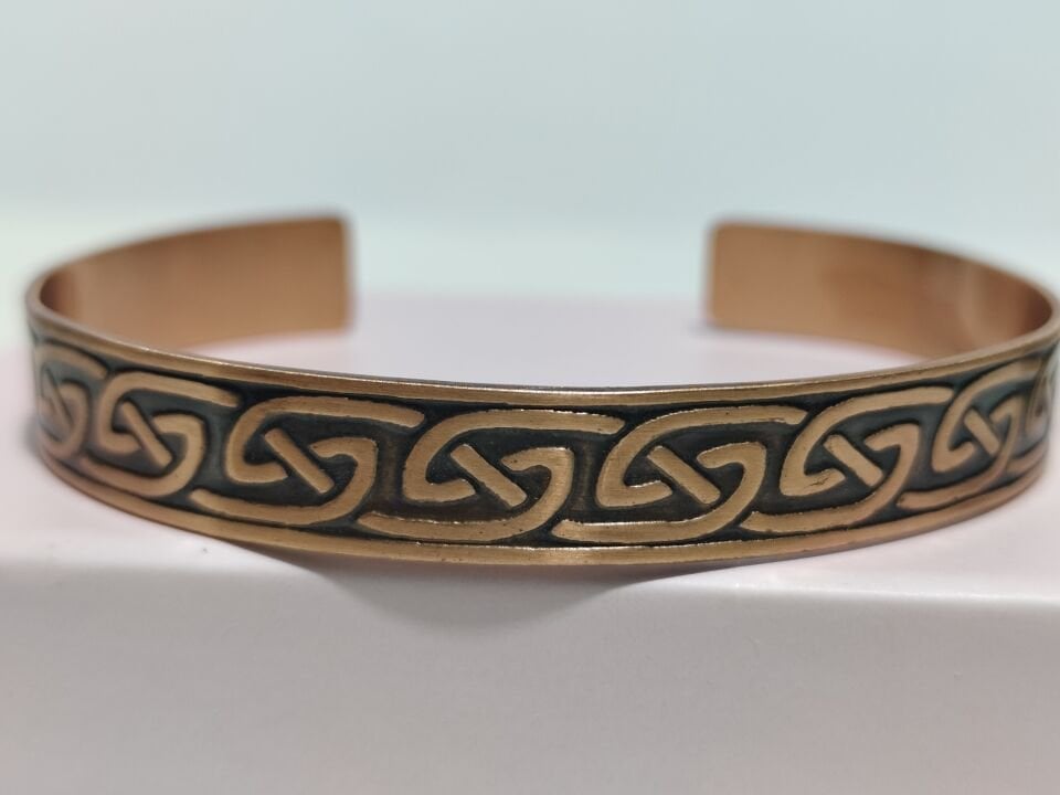 DESENLİ İNCE BAKIR BİLEKLİK