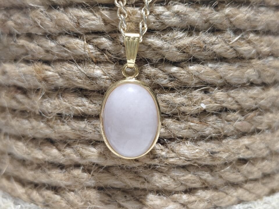 PEMBE KUVARS DOĞAL TAŞ KOLYE