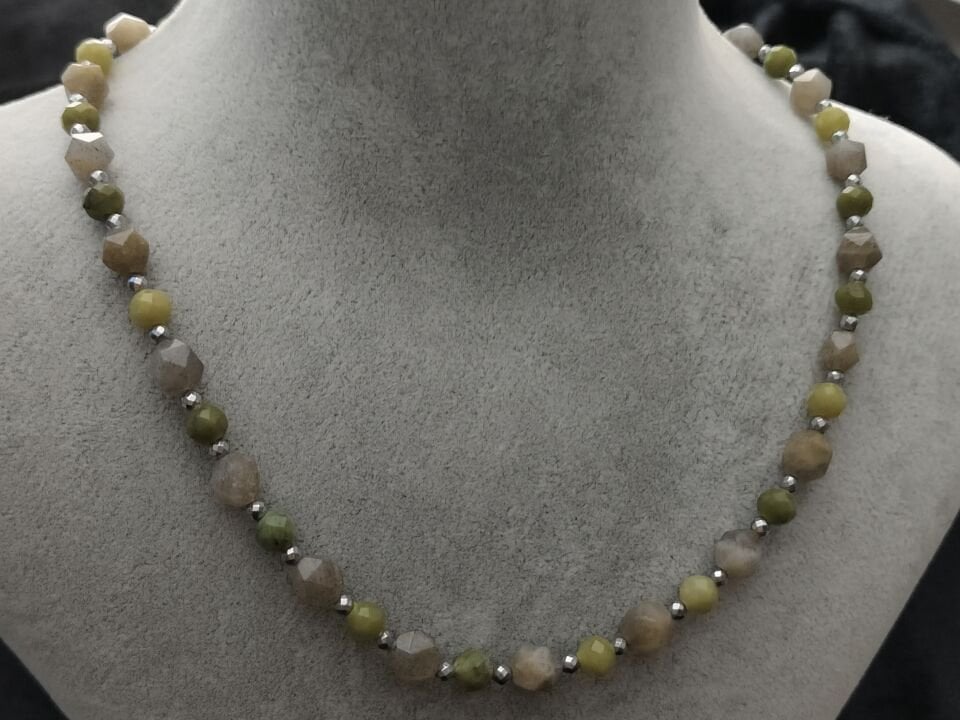 YEŞİM TAŞI VE LABRADORİT TAŞI KOLYE