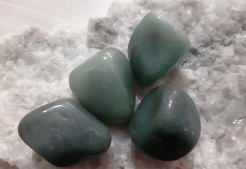 NATUREL GERÇEK AVENTURİN HAM TAŞ