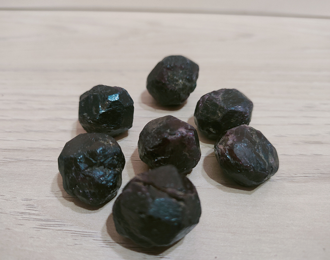 NATUREL GERÇEK GARNET (LAL ) TAŞI