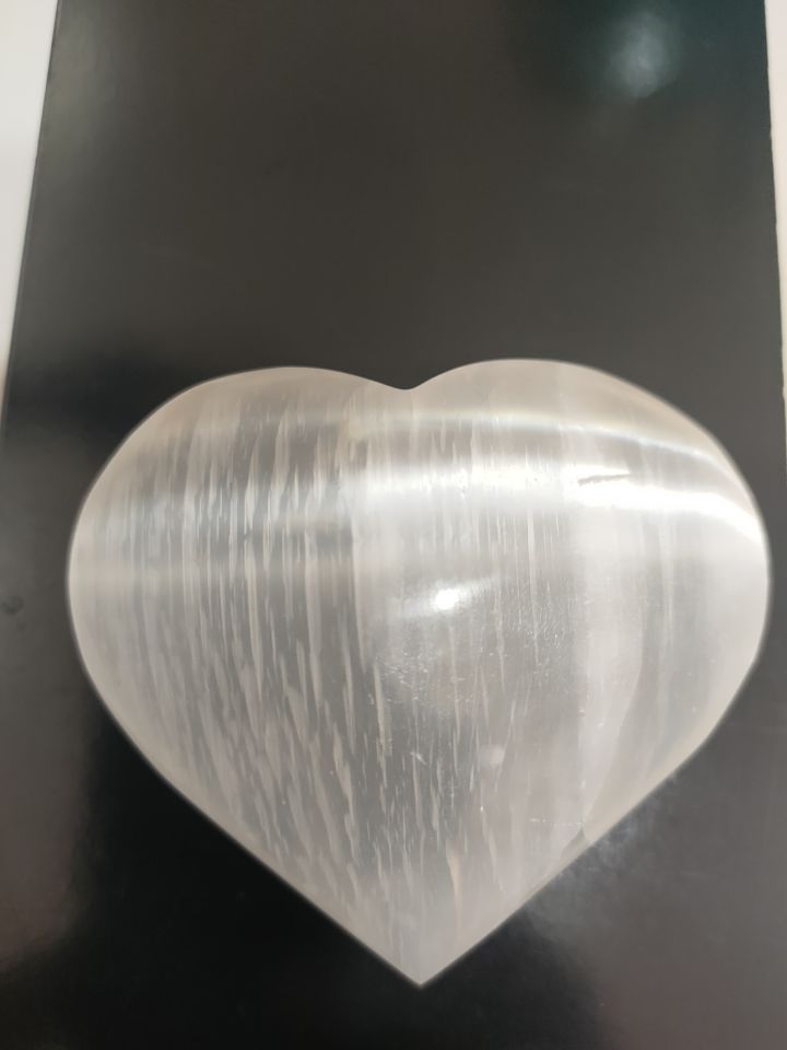 NATUREL KALP FORMUNDA SELENİT TAŞI