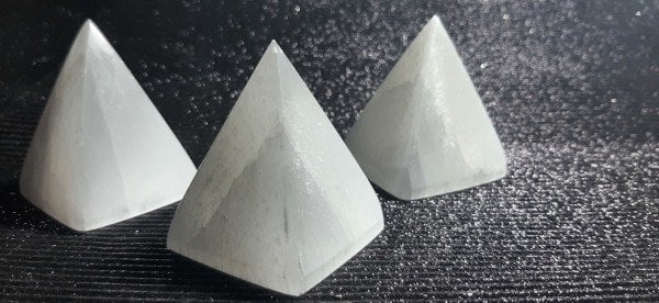 NATUREL PİRAMİT SELENİT TAŞI (ANGEL STONE)