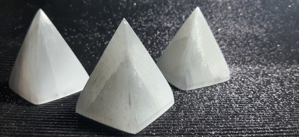 NATUREL PİRAMİT SELENİT TAŞI (ANGEL STONE)