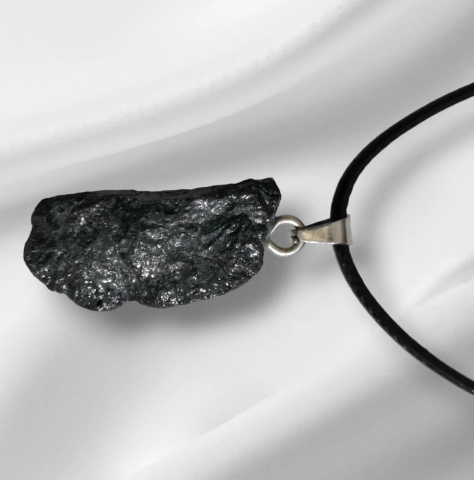 İŞLENMEMİŞ SİYAH TURMALİN TAŞI ERKEK BAYAN KOLYE