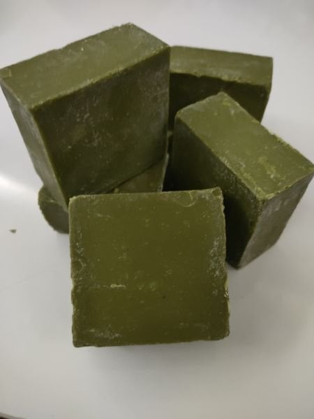 EL YAPIMI DEFNE SABUNU 130 GR. (+/- 10 GR.)
