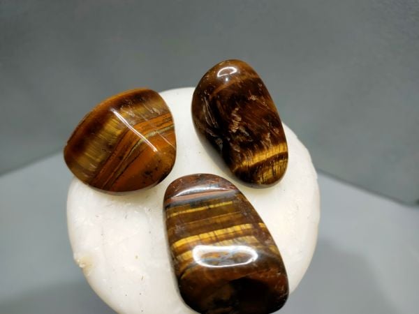 BEDDUA VE LANETE KARŞI KORUYUCU TOPRAK ELEMENTİ İNSANLARIN PSİŞİK YETENEKLERİNİ ARTIRIR ZİHİNSEL HASTALIKLARIN VEKİŞİLİK BOZUKLUĞU TEDAVİSİNDE ÖNEMLİ DESTEK SAĞLAR NATUREL KAPLAN GÖZÜ TAŞI