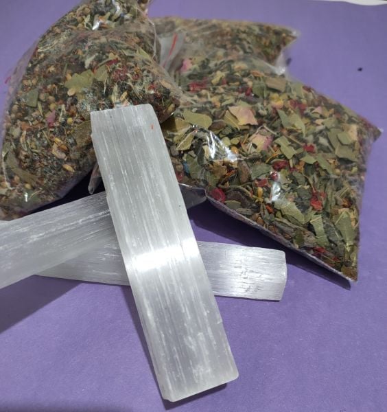 EV VE İŞYERLERİ İÇİN ENERJİ TEMİZLEME, NAZAR VE NEGATİF BLOKAJLARI KALDIRMA, POZİTİF AKIŞI SAĞLAMA VE AURA TEMİZLİĞİ SEPETİ 100 GR ÖZEL KARIŞIM BUHUR 1 ADET ÇUBUK SELENİT TAŞI